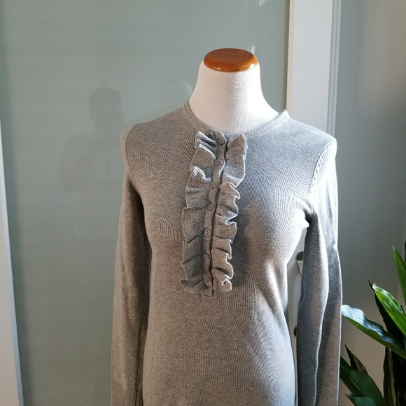 Adorable GAP Sweater - Picture 2 of 3